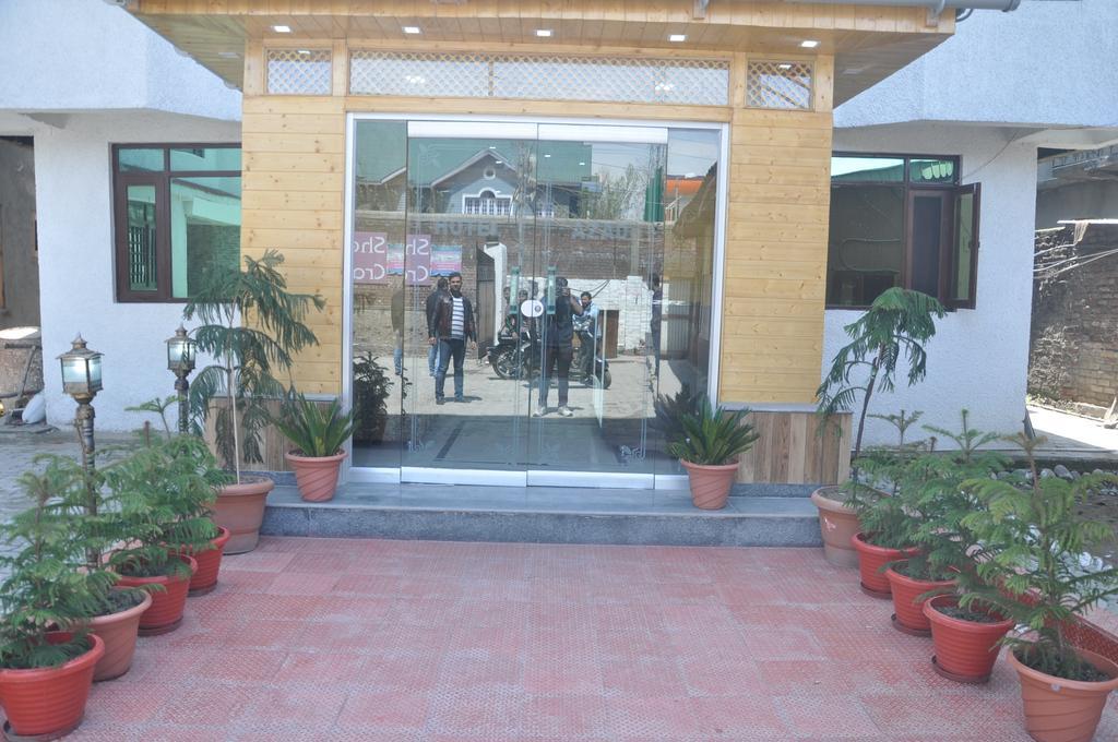 Hotel Azad Durgjan ภายนอก รูปภาพ