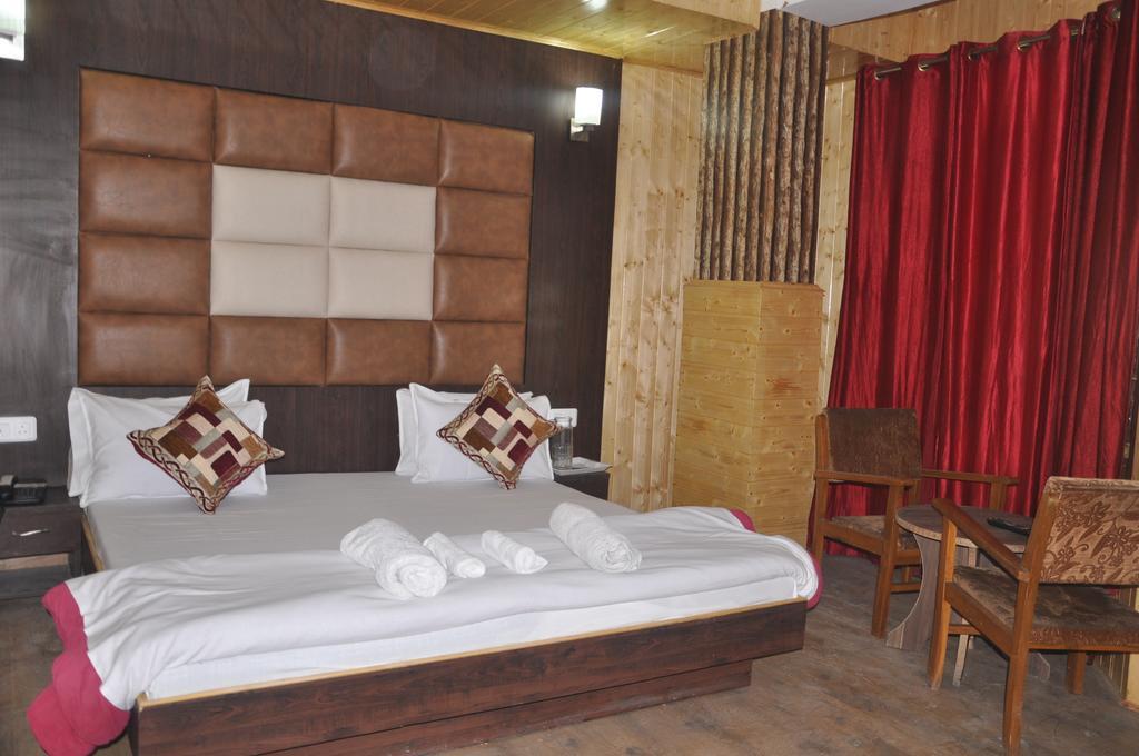 Hotel Azad Durgjan ห้อง รูปภาพ