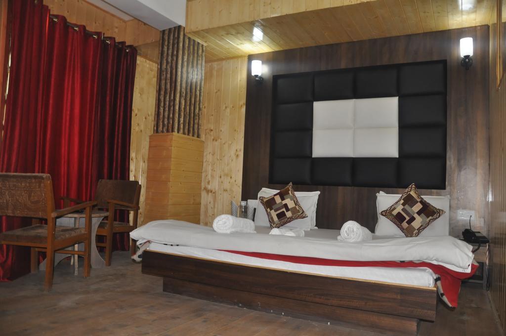 Hotel Azad Durgjan ห้อง รูปภาพ